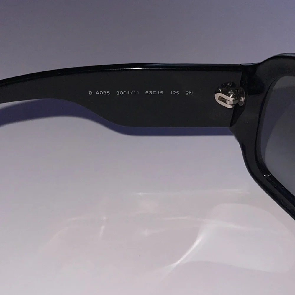 Burberry 4035 Black Sunglasses with Burberry Placard On Temples - Picture 5 of 7